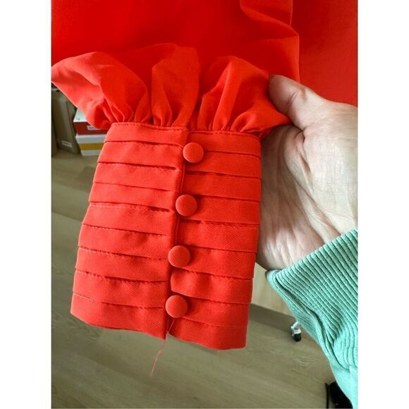 Mock neck balloon sleeve key hole top Flying Tomato sz small - Picture 6 of 6